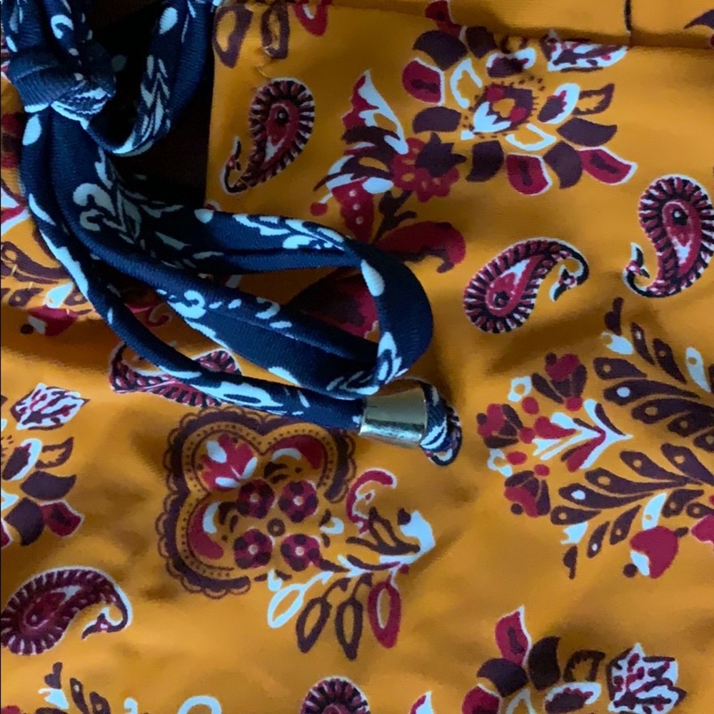 CUPSHE Cross-back Swimsuit - Picture 2 of 3